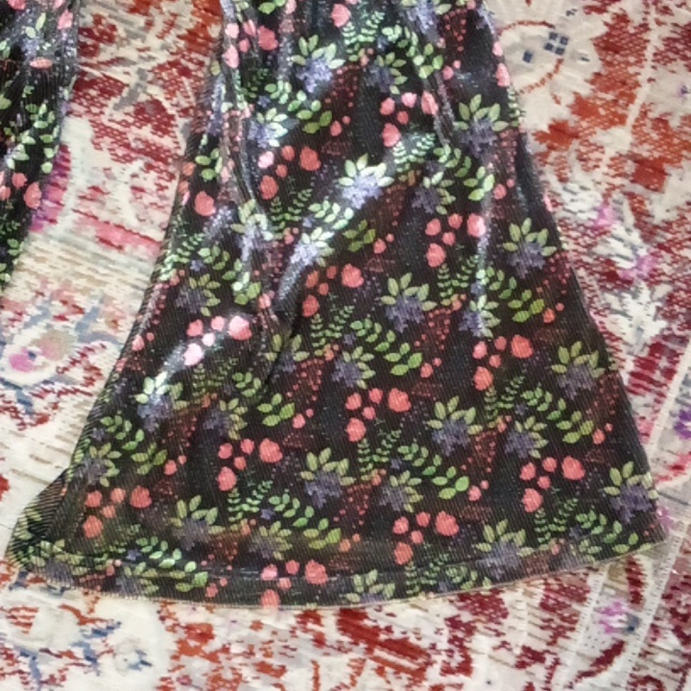 Romantic Gypsy Boho Floral Bell Sleeve Top & Green Velvet Skirt - Picture 9 of 13